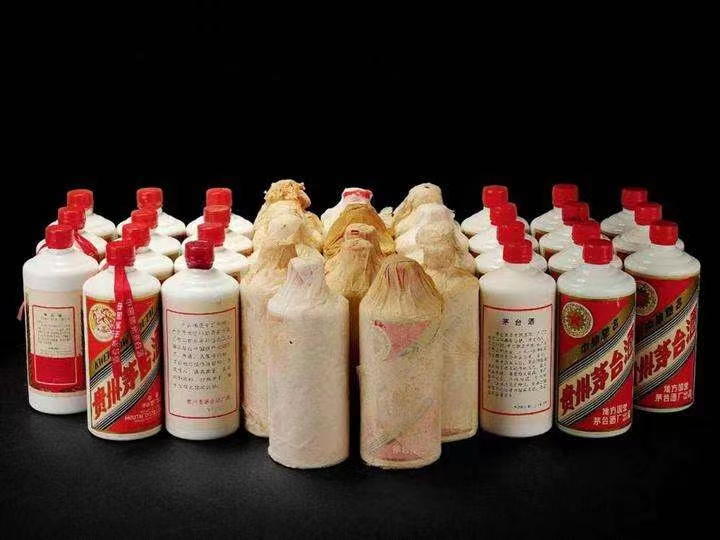 盐山老酒回收上门哪里回收(附近上门回收茅台酒）?